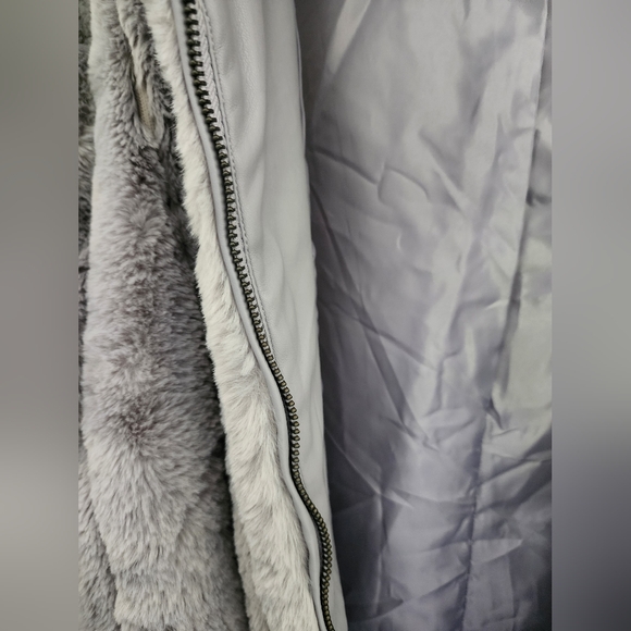Simply Vera Wang Gray Faux Fur Hooded Zip Up Jacket Size XXL. - Picture 8 of 11